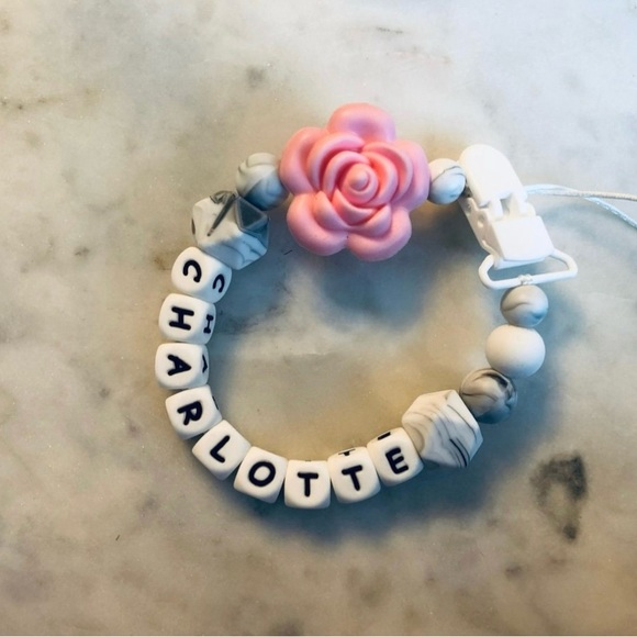 Personalized hand made pacifier clip - Picture 5 of 5